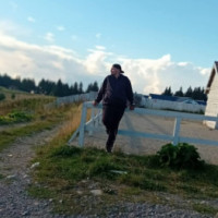Poză de profil pentru George